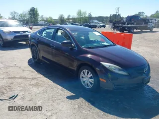 2011 Mazda Mazda6 i Sport with VIN 1YVHZ8BH0B5M04586, listed as a IAAI auction lot 42049308 with 136,802 mi miles. Bid and sale history available at carsss.com. Image 1.