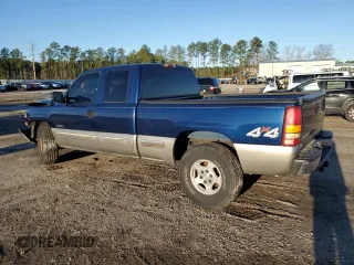 2002 Chevrolet Silverado 1500 LT with VIN 2GCEK19T721166459, listed as a Copart auction lot 44781525 with 199,652 mi miles and Salvage Title. Bid and sale history available at carsss.com. Image 2.