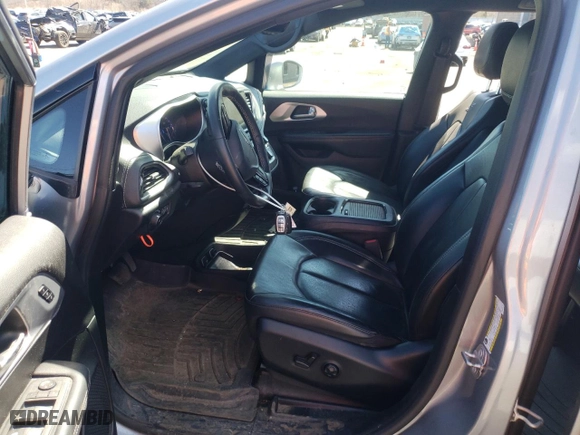 2021 Chrysler Pacifica Touring L with VIN 2C4RC1BGXMR591268, listed as a Copart auction lot 49844045 with 51,897 mi miles and Salvage Title. Bid and sale history available at carsss.com. Image 7.