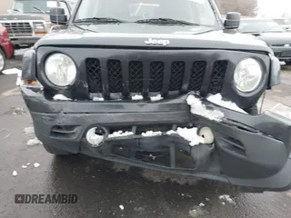 2016 Jeep Patriot Latitude with VIN 1C4NJRFB5GD545467, listed as a IAAI auction lot 41803699 with 172,398 mi miles. Bid and sale history available at carsss.com. Image 6.
