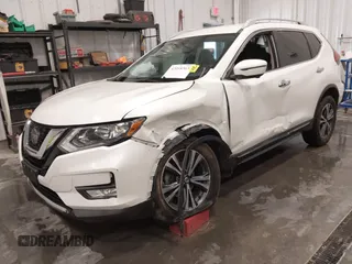 2018 Nissan Rogue SV z VIN 5N1AT2MV4JC809851, wystawiony jako IAAI lot #42018363 z przebiegiem 67 917 mil mil oraz . Historia ofert i sprzedaży dostępna na DreamBid. Obrazek 6.