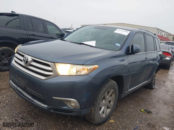 2011 Toyota Highlander with VIN 5TDZK3EH8BS028548, listed as a IAAI auction lot 41346300 with 198,043 mi miles. Bid and sale history available at carsss.com. Image 2.