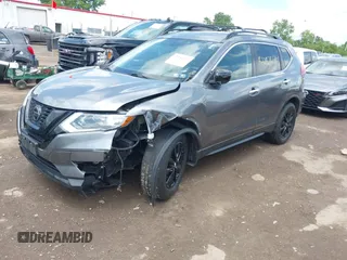 2018 Nissan Rogue SV z VIN 5N1AT2MV3JC720403, wystawiony jako IAAI lot #42287651 z przebiegiem 94 156 mil mil oraz . Historia ofert i sprzedaży dostępna na DreamBid. Obrazek 17.