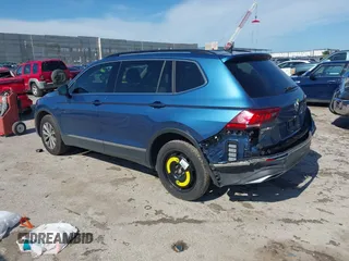 2018 Volkswagen Tiguan SEL z VIN 3VV3B7AX2JM155306, wystawiony jako IAAI lot #42457735 z przebiegiem 48 061 mil mil oraz . Historia ofert i sprzedaży dostępna na DreamBid. Obrazek 3.