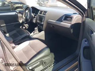 2013 Volkswagen Jetta SE with VIN 3VWDP7AJ8DM436818, listed as a IAAI auction lot 42386196 with 121,043 mi miles and . Bid and sale history available at DreamBid. Image 5.