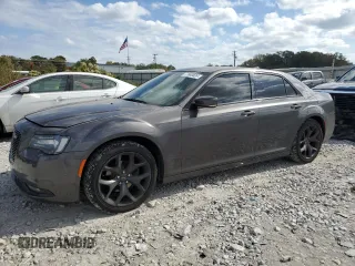 2021 Chrysler 300 with VIN 2C3CCABG7MH537300, listed as a Copart auction lot 77648624 with 186,275 mi miles and Salvage Title. Bid and sale history available at carsss.com. Image 1.