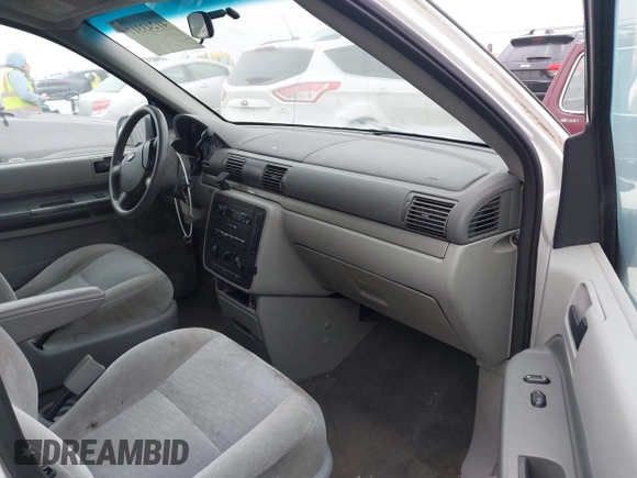 2004 Ford Freestar Cargo with VIN 2FTZA54674BB24626, listed as a IAAI auction lot 41243317 with 278,730 mi miles. Bid and sale history available at carsss.com. Image 5.