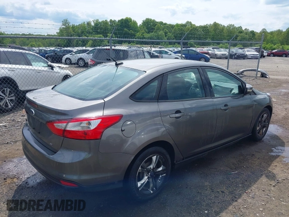 2013 Ford Focus SE z VIN 1FADP3F24DL104718, wystawiony jako IAAI lot #42206680 z przebiegiem Nie podano mil oraz . Historia ofert i sprzedaży dostępna na DreamBid. Obrazek 4.