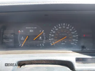1991 Toyota Camry z VIN JT2SV21W3M0389983, wystawiony jako IAAI lot #42448678 z przebiegiem 312 034 mil mil oraz . Historia ofert i sprzedaży dostępna na DreamBid. Obrazek 7.