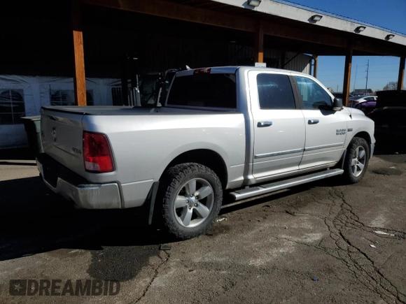 2014 Ram 1500 Big Horn z VIN 1C6RR7LT5ES360735, wystawiony jako Copart lot #46830285 z przebiegiem 165 301 mil mil oraz Szkoda całkowita • Salvage title. Historia ofert i sprzedaży dostępna na DreamBid. Obrazek 3.