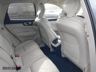 2020 Volvo XC60 Inscription with VIN YV4102RL6L1470249, listed as a IAAI auction lot 41165934 with 26,127 mi miles. Bid and sale history available at carsss.com. Image 8.