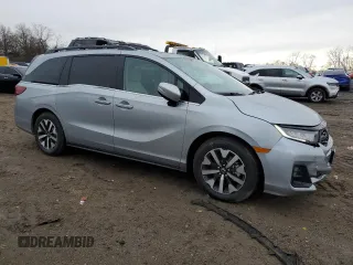2025 Honda Odyssey EX-L with VIN 5FNRL6H66SB019828, listed as a Copart auction lot 84007874 with 1,425 mi miles and Salvage Title. Bid and sale history available at carsss.com. Image 4.