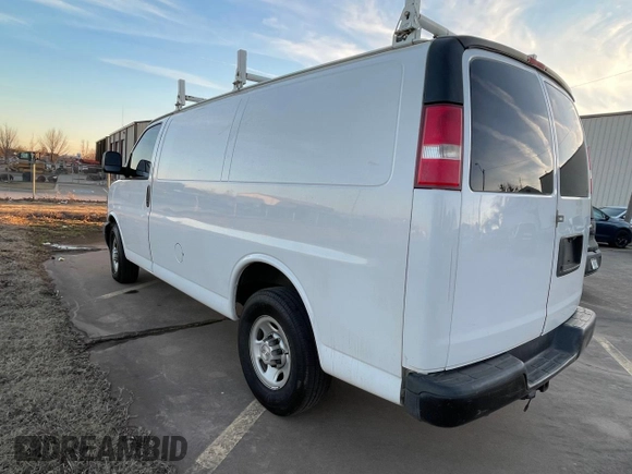 2017 Chevrolet Express Cargo with VIN 1GCWGAFFXH1119347, listed as a Copart auction lot 46950255 with 261,808 mi miles and Clean title. Bid and sale history available at DreamBid. Image 3.