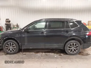 2019 Volkswagen Tiguan SE with VIN 3VV2B7AX3KM017948, listed as a IAAI auction lot 41564360 with 129,302 mi miles and . Bid and sale history available at DreamBid. Image 15.