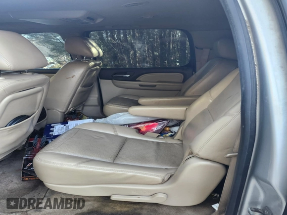 2011 GMC Yukon XL Denali with VIN 1GKS2MEF0BR102845, listed as a IAAI auction lot 41886377 with 210,991 mi miles. Bid and sale history available at carsss.com. Image 8.