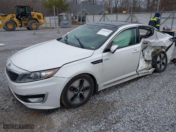 2013 Kia Optima Hybrid EX with VIN KNAGM4AD9D5040367, listed as a IAAI auction lot 41582586 with 152,534 mi miles. Bid and sale history available at carsss.com. Image 2.