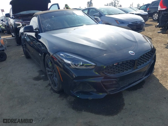 2022 BMW Z4 sDriveM40i with VIN WBAHF9C08NWX38258, listed as a IAAI auction lot 41462157 with 43,534 mi miles. Bid and sale history available at carsss.com. Image 1.
