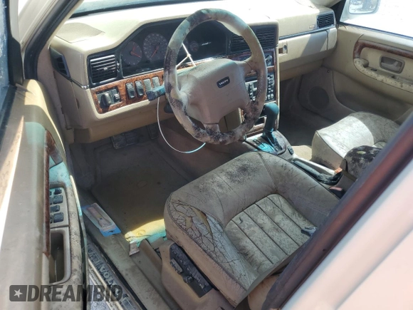 1998 Volvo V90 с VIN YV1KW9602W1045893, выставлен на аукционе Copart как лот 77673814 с пробегом 199 932 миль миль и Списание • Salvage title. История ставок и продаж доступна на DreamBid. Изображение 8.