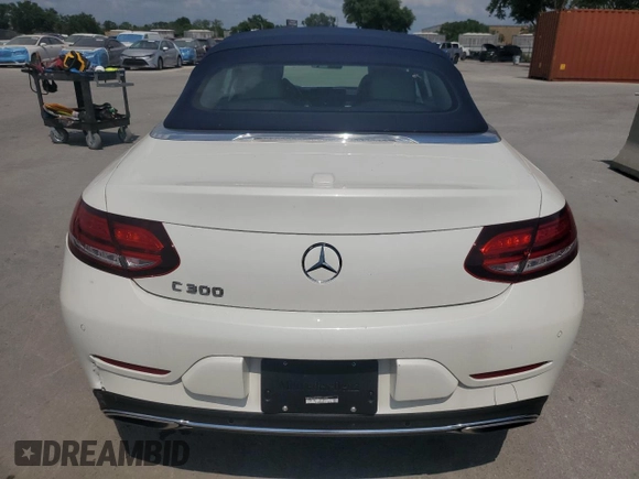 2019 Mercedes-Benz C 300 z VIN WDDWK8DB4KF796515, wystawiony jako Copart lot #57394145 z przebiegiem 21 854 mil mil oraz Szkoda całkowita • Salvage title. Historia ofert i sprzedaży dostępna na DreamBid. Obrazek 6.