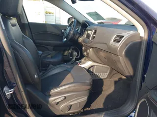 2019 Jeep Compass Latitude with VIN 3C4NJDBB0KT818133, listed as a IAAI auction lot 40736830 with 37,714 mi miles. Bid and sale history available at carsss.com. Image 5.