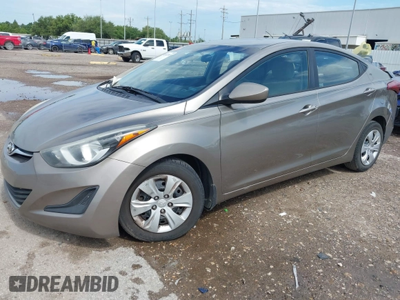 2016 Hyundai Elantra SE z VIN 5NPDH4AEXGH797608, wystawiony jako IAAI lot #42432065 z przebiegiem 139 861 mil mil oraz . Historia ofert i sprzedaży dostępna na DreamBid. Obrazek 17.