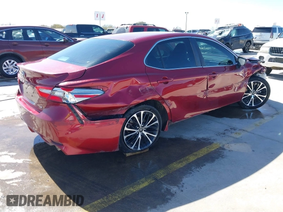 2018 Toyota Camry LE z VIN 4T1B11HK9JU583160, wystawiony jako IAAI lot #41707215 z przebiegiem 134 214 mil mil oraz . Historia ofert i sprzedaży dostępna na DreamBid. Obrazek 4.