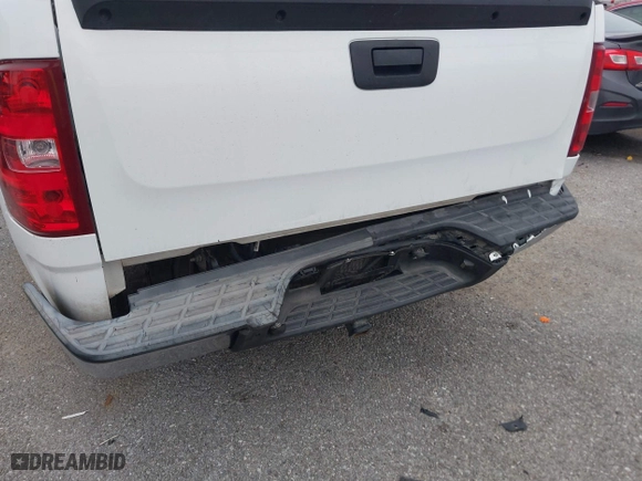 2013 Chevrolet Silverado 1500 LT with VIN 1GCRCSE00DZ168385, listed as a IAAI auction lot 41417162 with 162,426 mi miles. Bid and sale history available at carsss.com. Image 6.