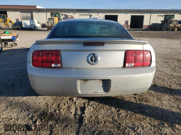 2007 Ford Mustang Deluxe with VIN 1ZVFT80N375334190, listed as a Copart auction lot 47015505 with 5,595 mi miles and Clean Title. Bid and sale history available at carsss.com. Image 6.