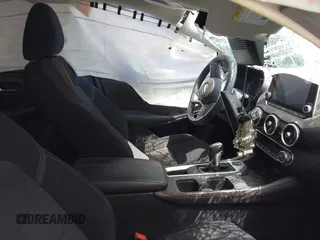 2022 Nissan Sentra SR z VIN 3N1AB8DV0NY313438, wystawiony jako IAAI lot #42076992 z przebiegiem Nie podano mil oraz . Historia ofert i sprzedaży dostępna na DreamBid. Obrazek 5.