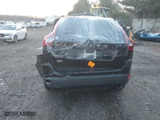2013 Volvo XC60 3.2L with VIN YV4952DL4D2367869, listed as a IAAI auction lot 40990083 with 1 mi miles. Bid and sale history available at carsss.com. Image 21.