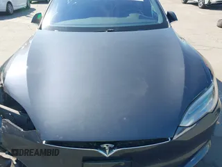 2018 Tesla Model S 75D with VIN 5YJSA1E26JF249573, listed as a IAAI auction lot 42748801 with 88,467 mi miles and . Bid and sale history available at DreamBid. Image 10.