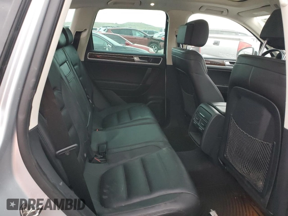 2016 Volkswagen Touareg Sport with VIN WVGEF9BP4GD010645, listed as a Copart auction lot 43271015 with 52,803 mi miles and Salvage Title. Bid and sale history available at DreamBid. Image 10.