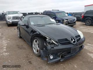 2006 Mercedes-Benz SLK-Class 3.5L with VIN WDBWK56FX6F084328, listed as a IAAI auction lot 41570145 with 104,929 mi miles. Bid and sale history available at carsss.com. Image 6.