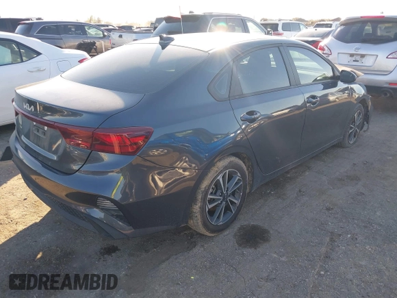 2023 Kia Forte LXS z VIN 3KPF24AD8PE654341, wystawiony jako IAAI lot #41261511 z przebiegiem 20 312 mil mil oraz . Historia ofert i sprzedaży dostępna na DreamBid. Obrazek 4.