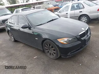 2006 BMW 3 Series 330i z VIN WBAVB33566PS12908, wystawiony jako IAAI lot #42238673 z przebiegiem 133 143 mil mil oraz . Historia ofert i sprzedaży dostępna na DreamBid. Obrazek 1.