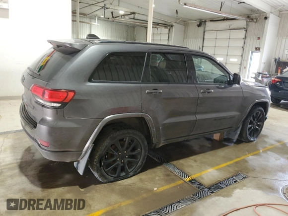2018 Jeep Grand Cherokee Altitude z VIN 1C4RJFAG8JC119286, wystawiony jako Copart lot #62096725 z przebiegiem 134 332 mil mil oraz Szkoda całkowita • Salvage title. Historia ofert i sprzedaży dostępna na DreamBid. Obrazek 3.