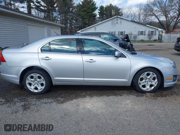 2011 Ford Fusion SE with VIN 3FAHP0HA8BR273529, listed as a IAAI auction lot 41890616 with 85,486 mi miles. Bid and sale history available at carsss.com. Image 13.