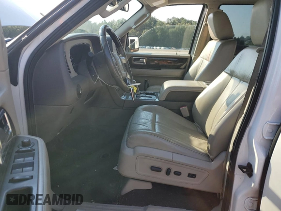2015 Lincoln Navigator z VIN 5LMJJ3HT2FEJ09596, wystawiony jako Copart lot #73614824 z przebiegiem 157 253 mil mil oraz Szkoda całkowita • Salvage title. Historia ofert i sprzedaży dostępna na DreamBid. Obrazek 7.