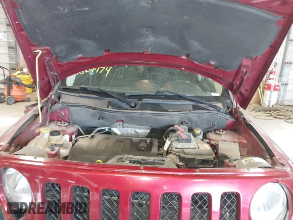 2016 Jeep Patriot High Altitude Edition with VIN 1C4NJRFB5GD685731, listed as a IAAI auction lot 41804474 with 125,184 mi miles. Bid and sale history available at carsss.com. Image 10.