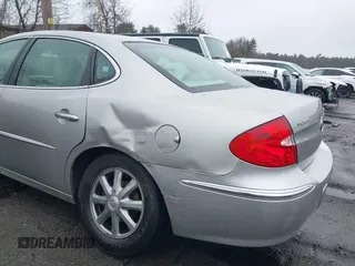 2008 Buick LaCrosse CXL with VIN 2G4WD582081245815, listed as a IAAI auction lot 41935941 with 115,331 mi miles. Bid and sale history available at carsss.com. Image 6.