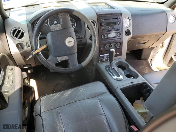 2006 Lincoln Mark LT with VIN 5LTPW16576FJ24033, listed as a Copart auction lot 49917745 with 217,986 mi miles and Clean Title. Bid and sale history available at carsss.com. Image 8.
