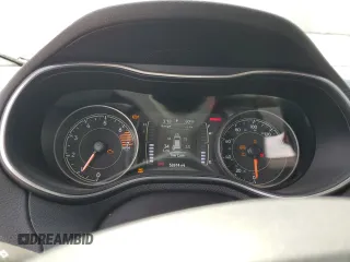 2019 Jeep Cherokee Latitude Plus z VIN 1C4PJMLB9KD393699, wystawiony jako Copart lot #56906055 z przebiegiem 52 674 mil mil oraz Szkoda całkowita • Salvage title. Historia ofert i sprzedaży dostępna na DreamBid. Obrazek 9.