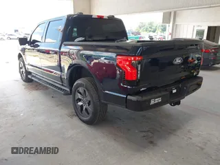 2024 Ford F-150 Lightning XLT с VIN 1FTVW3LK9RWG08466, выставлен на аукционе IAAI как лот 42251872 с пробегом 3 045 миль миль и . История ставок и продаж доступна на DreamBid. Изображение 3.