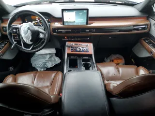2021 Lincoln Aviator Reserve z VIN 5LM5J7XC7MGL03648, wystawiony jako Copart lot #51980275 z przebiegiem 110 152 mil mil oraz Szkoda całkowita • Salvage title. Historia ofert i sprzedaży dostępna na DreamBid. Obrazek 8.