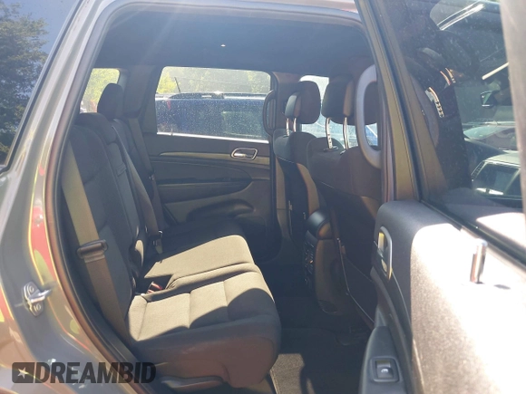 2020 Jeep Grand Cherokee Laredo z VIN 1C4RJFAG4LC262934, wystawiony jako IAAI lot #42441739 z przebiegiem 58 452 mil mil oraz . Historia ofert i sprzedaży dostępna na DreamBid. Obrazek 8.