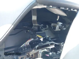 2024 Toyota Sienna XLE z VIN 5TDJSKFC5RS115490, wystawiony jako IAAI lot #41984801 z przebiegiem Nie podano mil oraz . Historia ofert i sprzedaży dostępna na DreamBid. Obrazek 7.