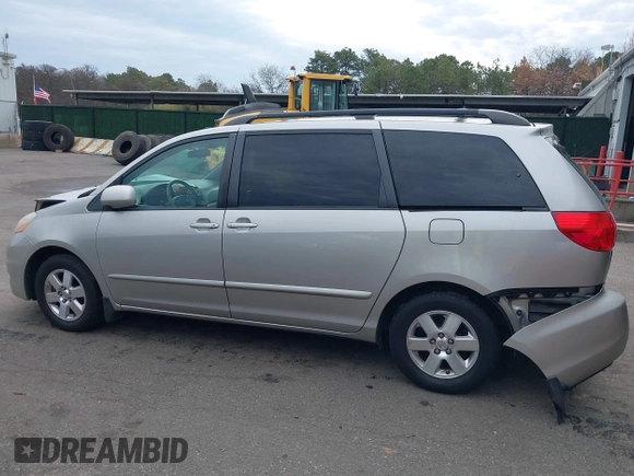 2008 Toyota Sienna XLE with VIN 5TDZK22C38S151671, listed as a IAAI auction lot 41046569 with 119,239 mi miles. Bid and sale history available at carsss.com. Image 14.