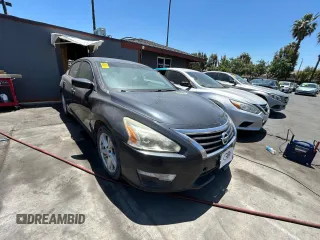 2013 Nissan Altima SL z VIN 1N4AL3AP0DN429940, wystawiony jako Copart lot #61501495 z przebiegiem 131 994 mil mil oraz Czysty tytuł • Clean title. Historia ofert i sprzedaży dostępna na DreamBid. Obrazek 1.