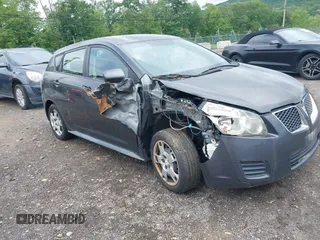 2009 Pontiac Vibe 1SB z VIN 5Y2SP67059Z414168, wystawiony jako IAAI lot #42389821 z przebiegiem 233 958 mil mil oraz . Historia ofert i sprzedaży dostępna na DreamBid. Obrazek 1.