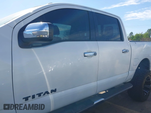 2017 Nissan Titan SL z VIN 1N6AA1E51HN503222, wystawiony jako IAAI lot #41908062 z przebiegiem 121 334 mil mil oraz . Historia ofert i sprzedaży dostępna na DreamBid. Obrazek 14.